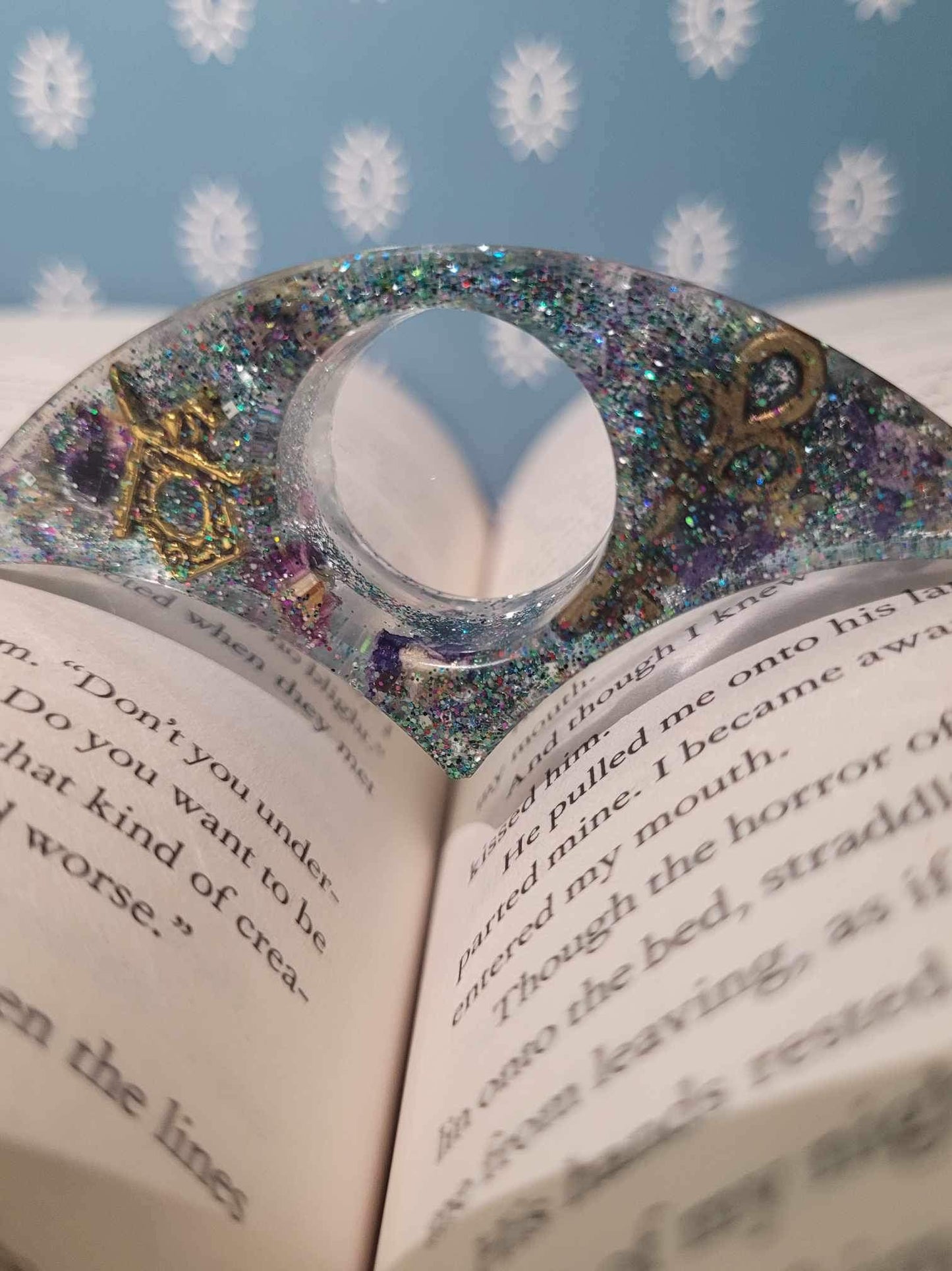 Book page holder